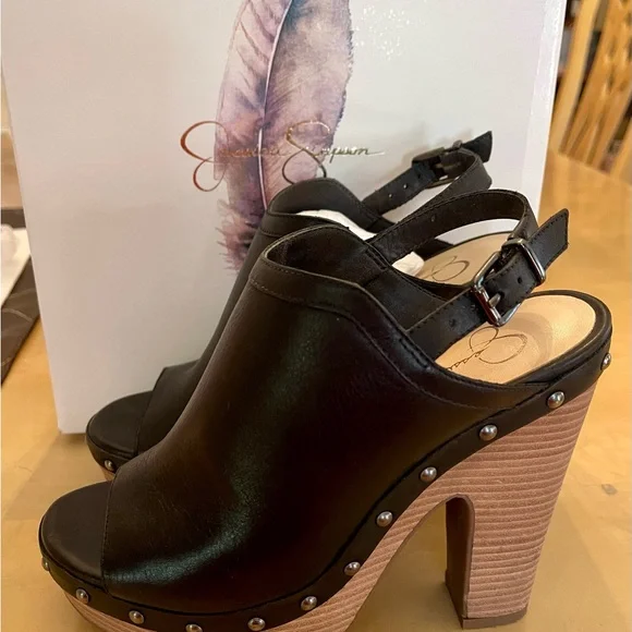 Jessica Simpson Clogs - Picture 2 of 8